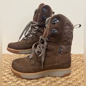 NEW Vasque Laplander UltraDry Hiking Boots